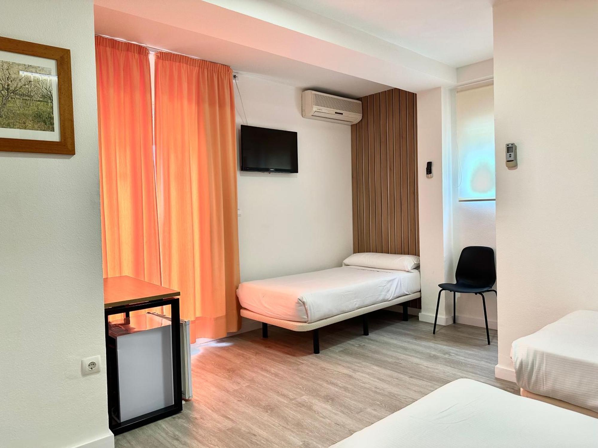 Hotel Victoria Centro Альмуньєкар Екстер'єр фото